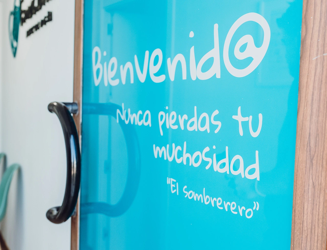 Entrada a uno de nuestros centros